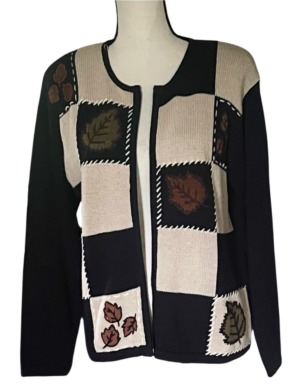 Vintage Dressbarn embroidered fall theme cardigan zip sweater. SZ.L.